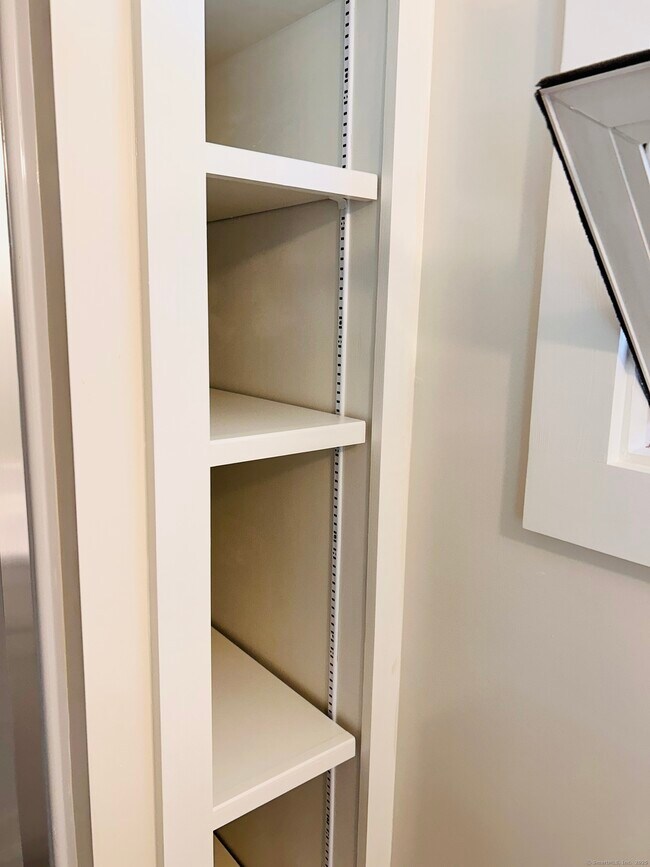 Building Photo - 6-5 5th St