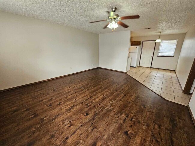 Building Photo - 7912 NW Crossland Cir