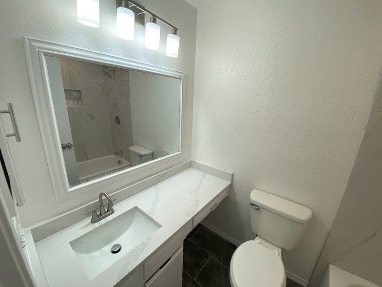 Building Photo - 1307 Edelweiss Dr