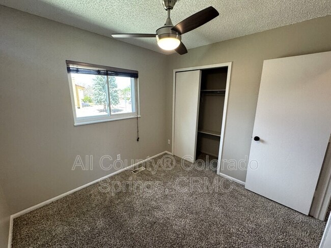 Building Photo - 5185 Nolte Dr N