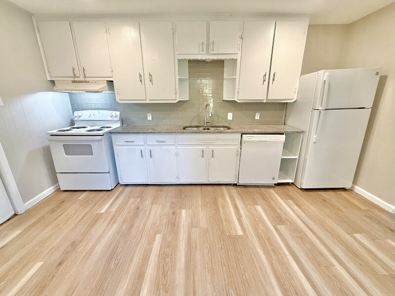 Building Photo - 428 E Elm St