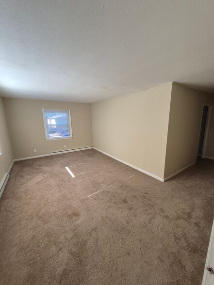 Building Photo - 560 Prospect St