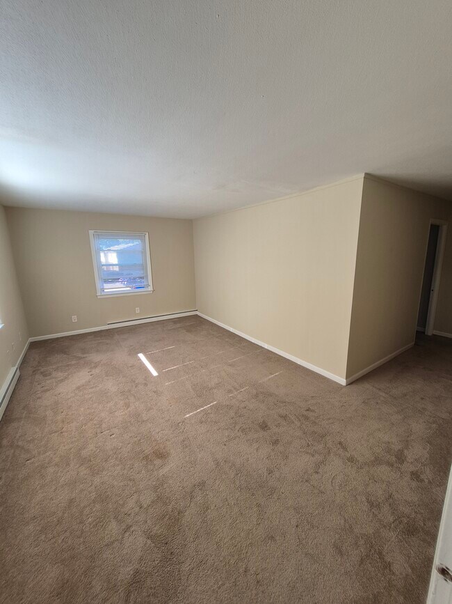 Building Photo - 560 Prospect St