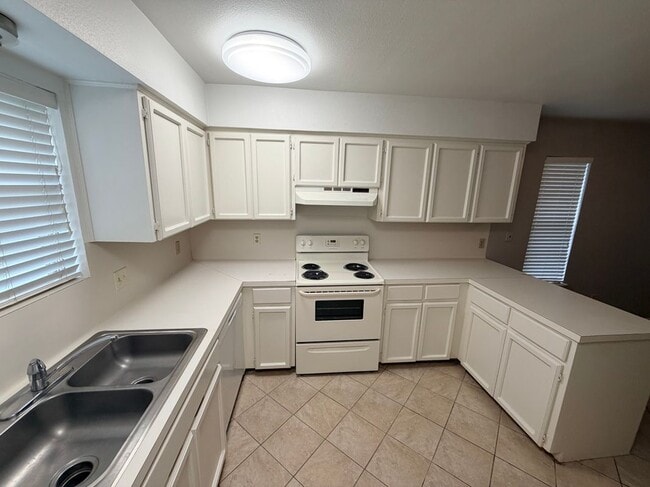 Building Photo - 5149 Middlecoff Cir