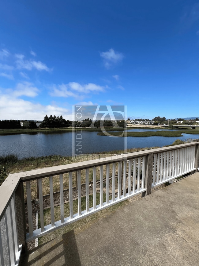 Building Photo - 4br in Bay Breeze Community