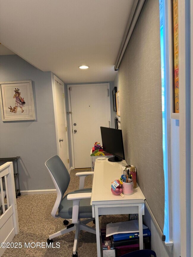 Building Photo - 206 Brinley Ave