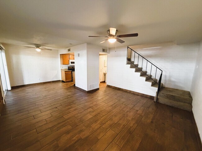 Building Photo - 2 bed 1 bath TH - Move in Special $700 off First Months Rent