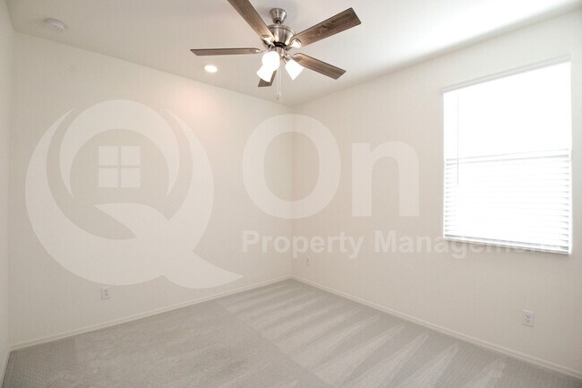 Building Photo - 3037 W la Mirada Dr