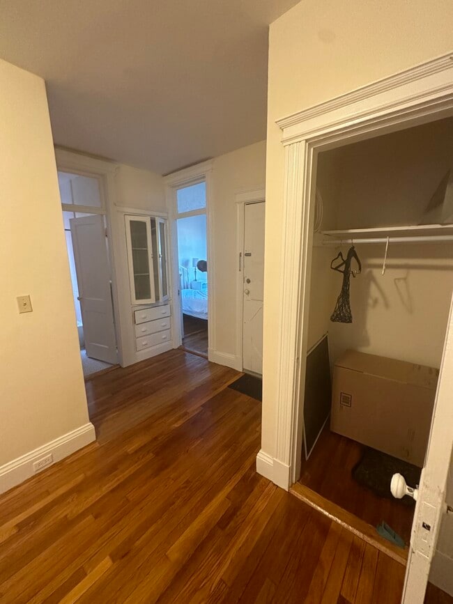 Building Photo - 330 Harvard St