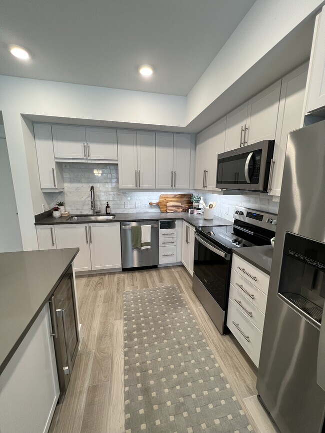 Building Photo - 10439 NW 81st Ter