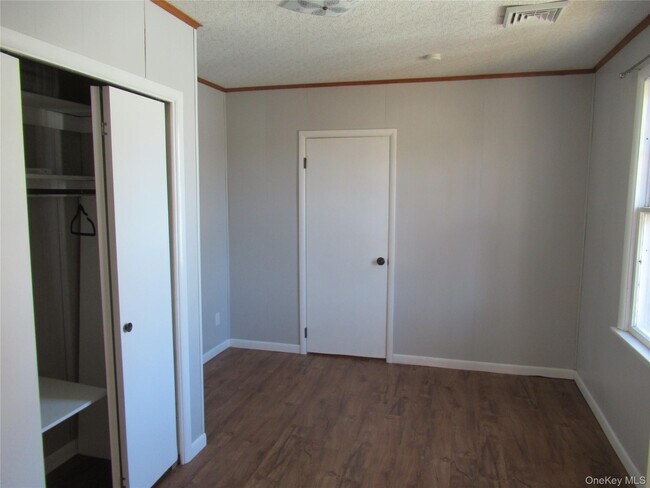 Building Photo - 26 Glass St