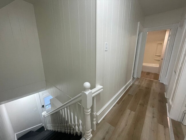 Building Photo - 475 Wilson St