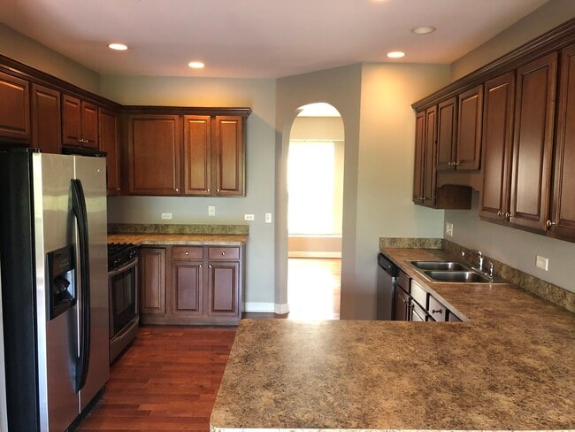 Building Photo - 5 Melrose Ct