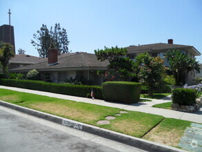 Building Photo - Ladera Heights