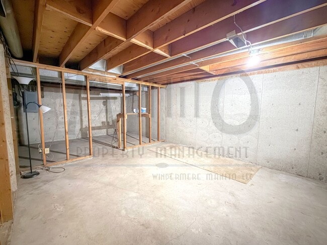 Building Photo - Indiana Ave/Ella Rd Duplex