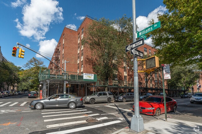 Building Photo - 405 Williams Ave