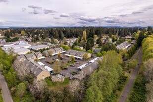 Building Photo - Trailside