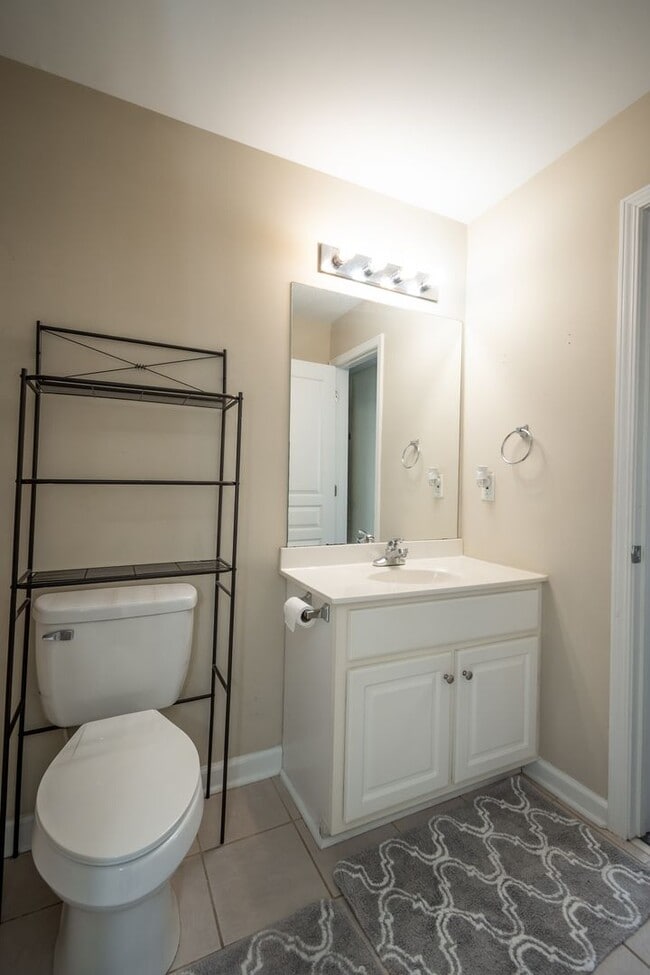 Building Photo - Woodlands Unit 237 - Available NOW