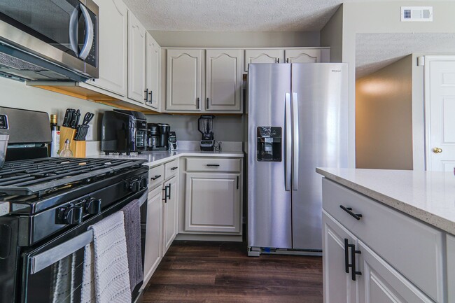 Building Photo - Fort Harrison State Park 4Bed Spacious Retreat