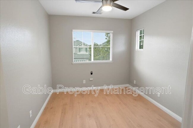 Building Photo - 30319 W Cedar Oak Ln