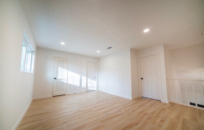 Building Photo - 3547 Glenwood Springs Dr