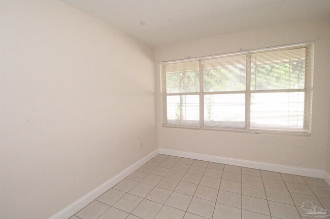 Building Photo - 13261 Lillian Hwy