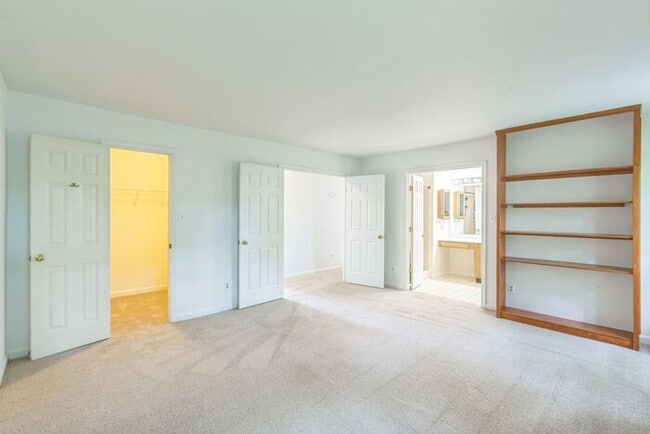 Building Photo - 45808 Meadowlark Dr