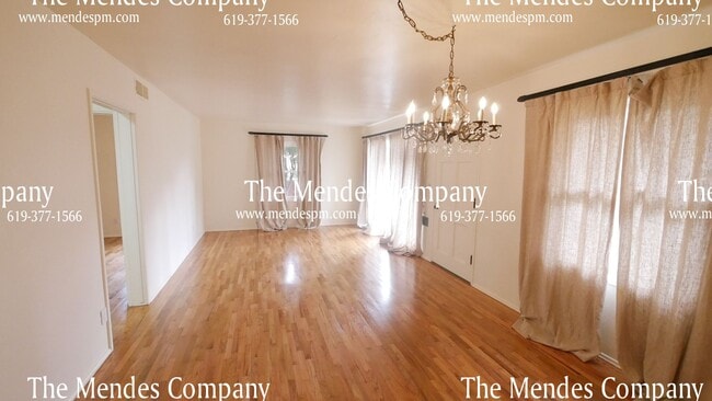 Building Photo - 933 Temple St