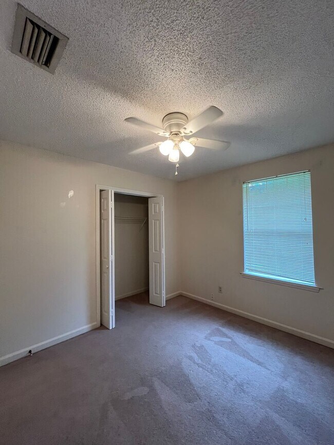 Building Photo - 441 AdmiralsWalk Dr