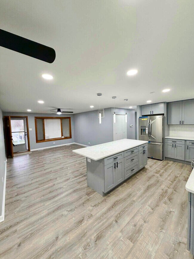 Building Photo - 1310 Somerset Ln