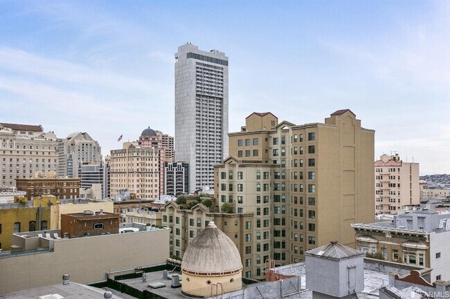 Building Photo - 630 Leavenworth St