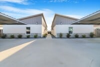 Building Photo - 1634 Playa Dr