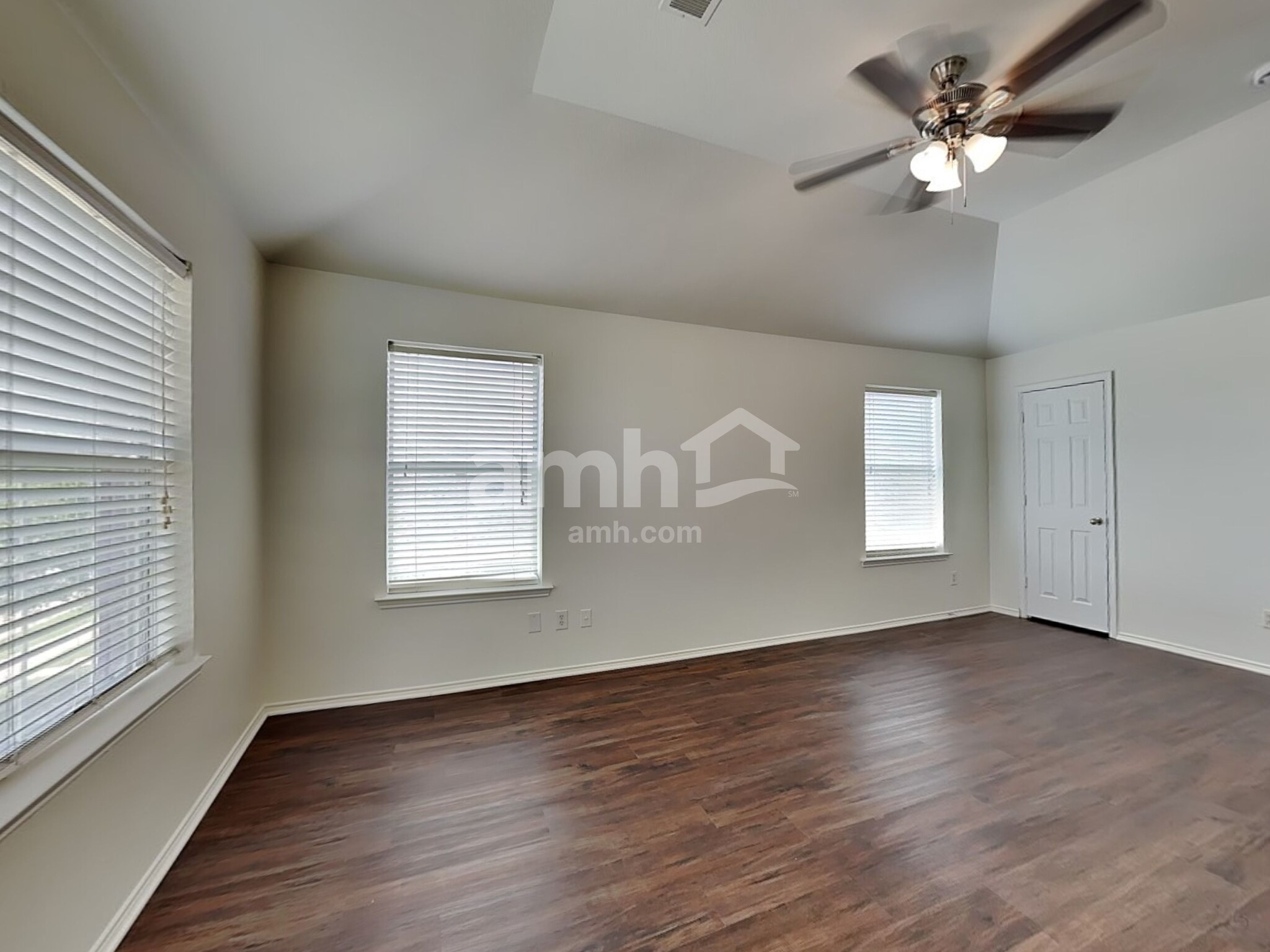 Building Photo - 429 Bell Dr