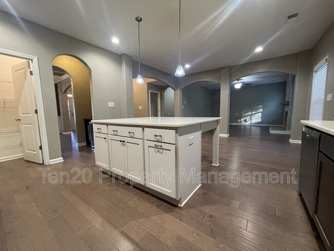 Building Photo - 236 Cedar Wy