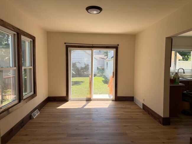 Building Photo - 1128 Maginn Ct