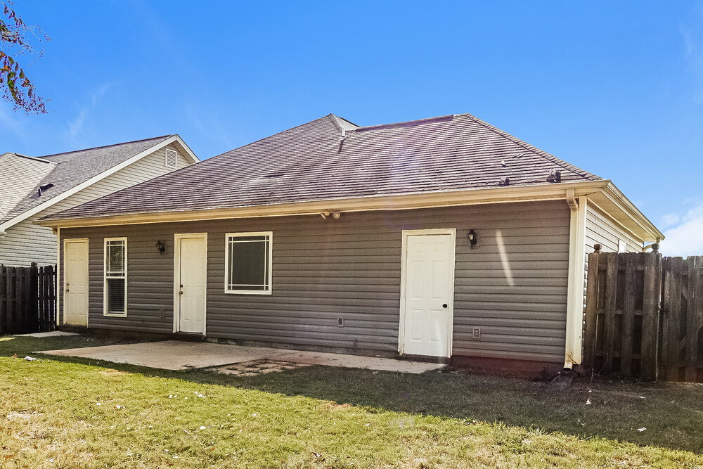 Building Photo - 200 Stonecreek Pl