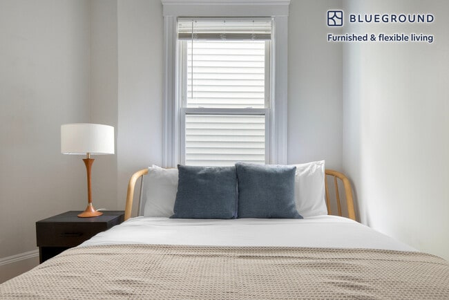 Building Photo - 88 Hampshire St