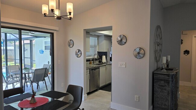 Building Photo - 670 Nobles St