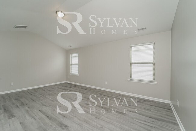 Building Photo - Come view this charming home