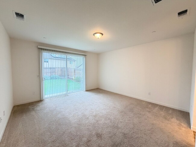 Building Photo - 1858 Morro Ct