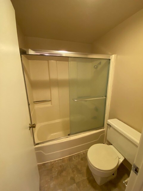 Building Photo - 8074 Woodland Dr