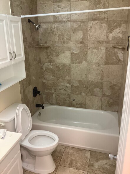 Bathroom 1 - 4513 Howard St