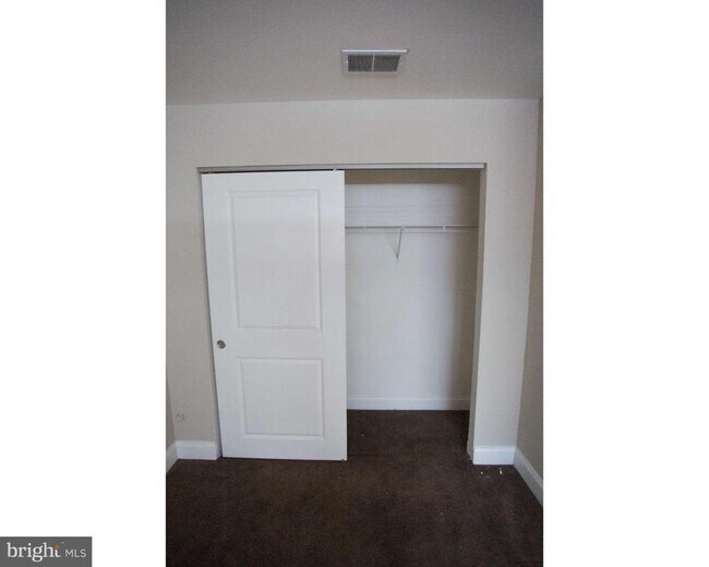 Building Photo - 2031 South St