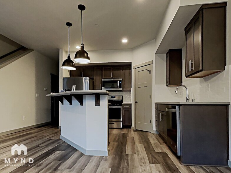 Building Photo - 1217 NW Benton St