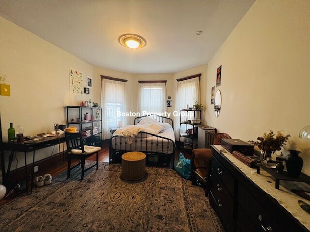 Building Photo - 107 Calumet St