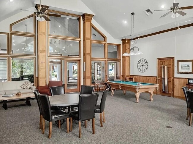 Building Photo - 13200 W Newberry Rd