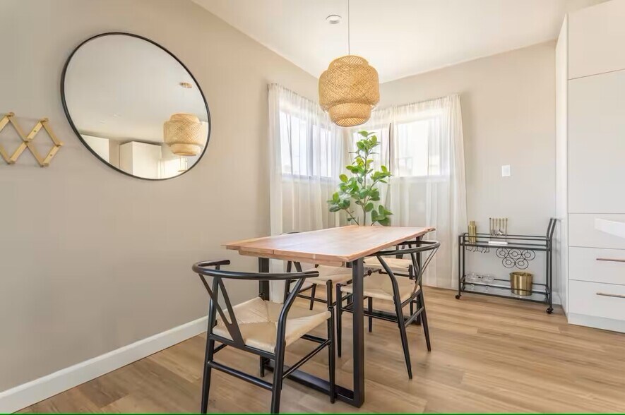 Building Photo - 326 Rosecrans Ave