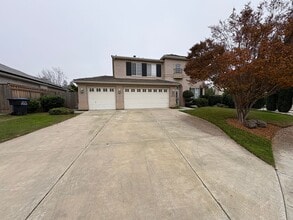 Building Photo - Spectacular home available now in a great neighborhood!