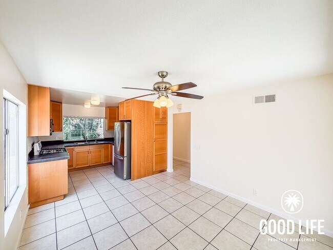 Building Photo - 6645 Amberly St