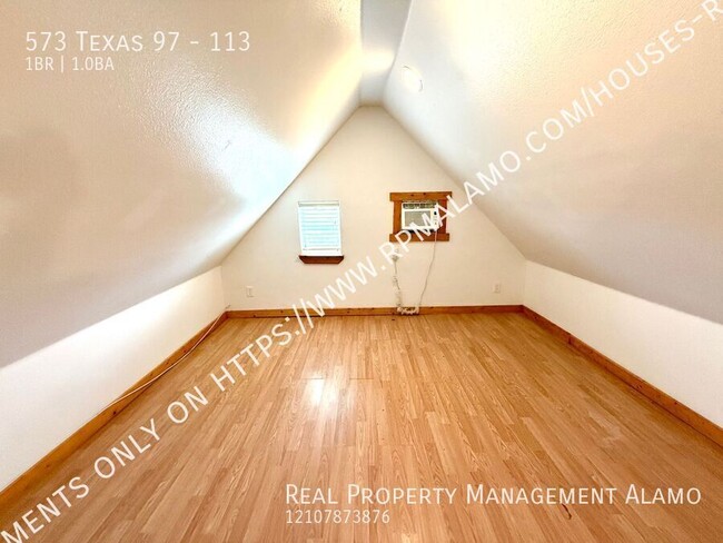 Building Photo - 573 TX-97